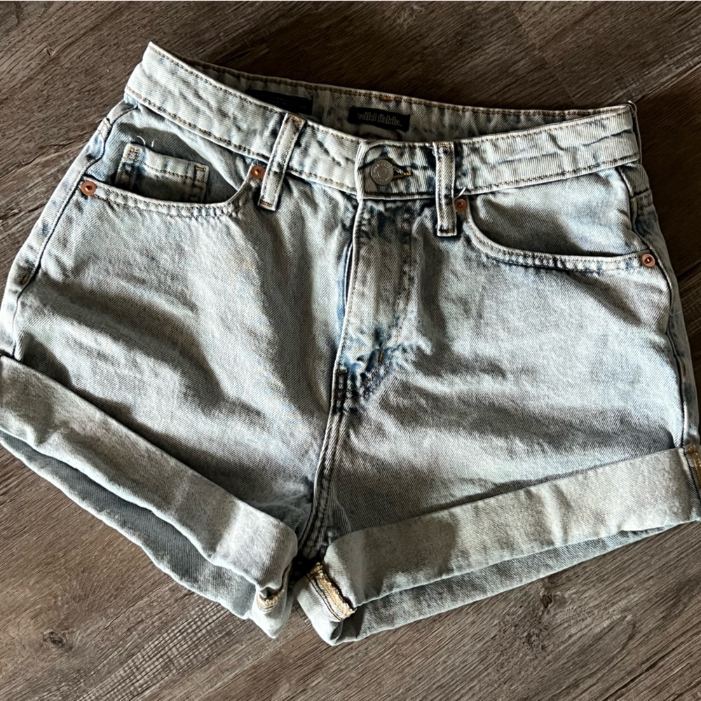 Women’s Wild Fable Super High-Rise Mom Jean Shorts size 2